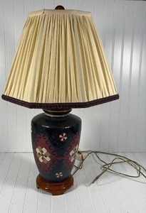 lot 195 image: Asian Inspired Ceramic Table Lamp
