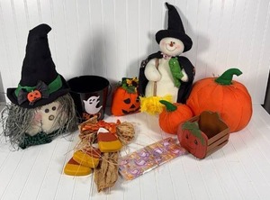lot 197 image: Halloween Decorations Bundle with Witch and Snowman