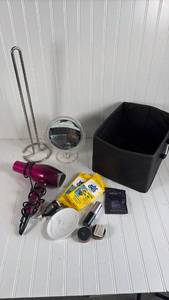 lot 227 image: Bathroom Supply Lot