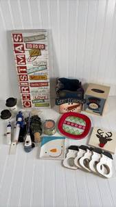 lot 238 image: Winter Holiday Decor Collection