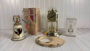 lot 249 image: Anniversary Collection - Decorative Items Set