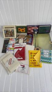 lot 256 image: Mixed Greeting Card Collection - Hallmark and Others