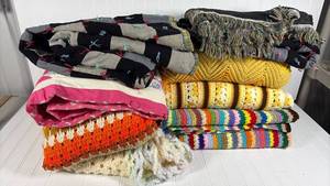 lot 286 image: Lot of blankets