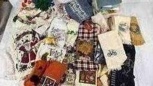 lot 287 image: Hand towels