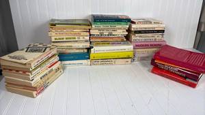 lot 317 image: Chess Strategy and Instruction Book Collection