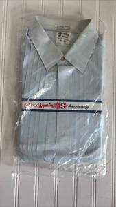 lot 370 image: Mens Light Blue Pleated Dress Shirt Size 16.5-35