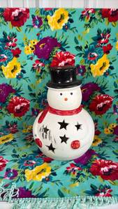 lot 372 image: Snowman Tea Light Candle Holder with Black Top Hat