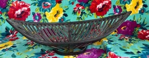 lot 378 image: Black Metal Leaf-Shaped Decorative Bowl