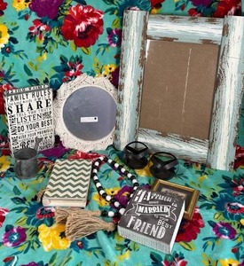 lot 382 image: Farmhouse Home Decor Bundle with Distressed Frame and Accessories