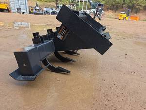lot 4382 image: Wolverine Skid Steer Ripper RPR-12-72W
