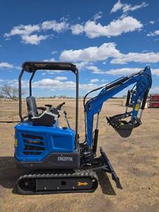 lot 4585 image: CFG Industrial Yanmar Diesel DM20YM Compact Track Excavator with Hydraulic Arm and Adjustable Chassis