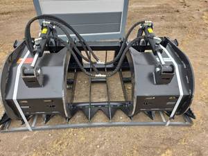 lot 4621 image: 72 Inch Hydraulic Root Grapple Attachment RMBG72