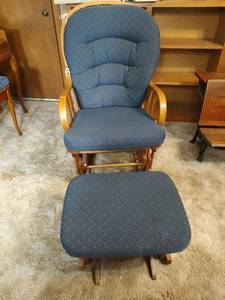 lot 15 image: Oak Wood Glider Rocking Chair with Ottoman Set