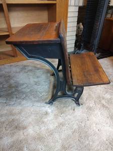 lot 16 image: Antique School Desk with Attached Seat Cast Iron Base