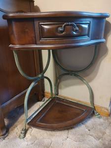 lot 41 image: Corner Accent Table with Metal Base and Drawer, 21 x 16 x 28