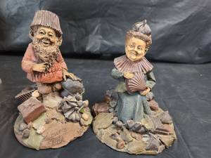 lot 316 image: Tom Clark 1985 Candy and 1985 Chip Figurines