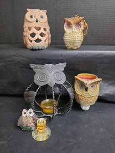 lot 326 image: Owl Figurines and Decor