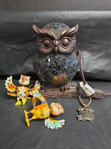 lot 329 image: Mosaic Glass Owl Lamp with Other Owl Collectibles