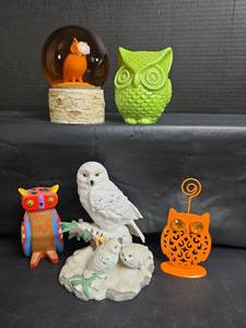 lot 330 image: Owl Figurine Collection with Snow Globe and Decorative Pieces