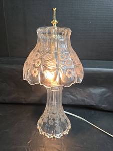 lot 359 image: Crystal Glass Table Lamp with Floral Etched Shade