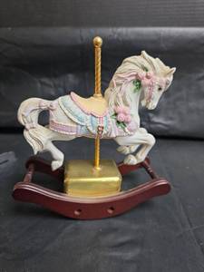 lot 392 image: Westland Carousel Horse Music Box with Pink Rose Details