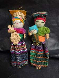 lot 408 image: Guatemalan Worry Dolls with Baby Traditional Handwoven Textile Figures