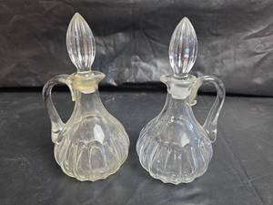lot 412 image: Crystal Glass Oil and Vinegar Cruet Set with Stoppers