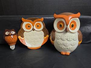 lot 423 image: Better Homes and Gardens Heritage Collection Owl Ceramic Cookie Jar, Plate and Wax Warmer