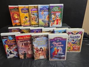 lot 441 image: Disney VHS Movie Collection - Classic Animated Films