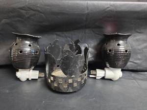lot 445 image: Scentsy Electric Night Light and Wax Warmer