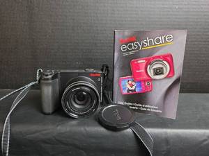 lot 452 image: Kodak EasyShare ZD8612 IS Digital Camera with Manual