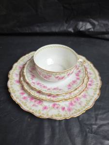 lot 472 image: Elite Works Limoges France Pink Floral Porcelain Tea Set with Gold Trim