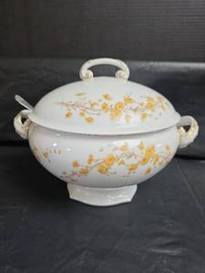 lot 475 image: Limoges France Covered Soup Tureen with Ladle