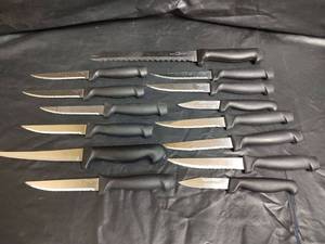 lot 493 image: Kitchen Knife Set with Black Handles