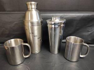 lot 498 image: Stainless Steel Cocktail Shaker Set with Mugs