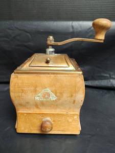 lot 513 image: Antique Wooden Coffee Grinder with Copper Top and Wooden Knob Hand Crank