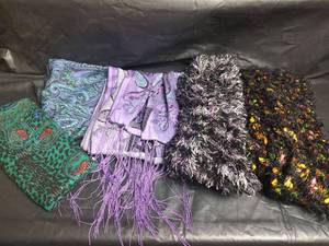 lot 528 image: Mixed Scarf Collection