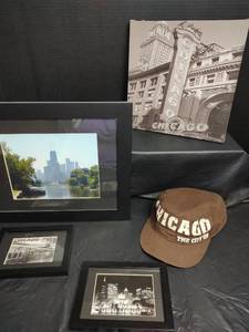 lot 585 image: Chicago Memorabilia Collection with Photographs and Souvenir Hat