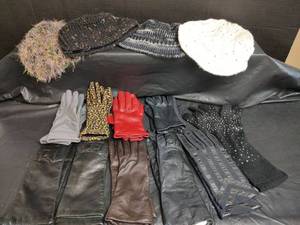 lot 622 image: Mixed Collection of Womens Leather and Knit Gloves with Hats