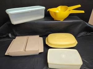 lot 623 image: Tupperware Kitchen Storage Container Set with Strainers