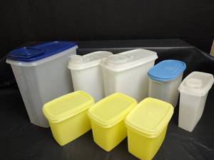 lot 626 image: Tupperware Food Storage Containers
