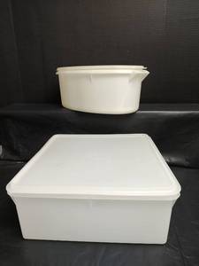 lot 628 image: Tupperware Storage Containers