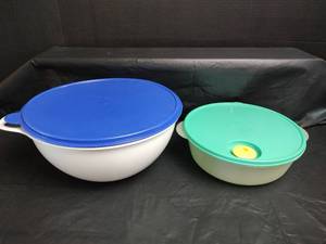 lot 631 image: Tupperware Mixing Bowls