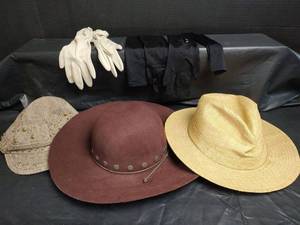 lot 648 image: Mixed Hats and Gloves