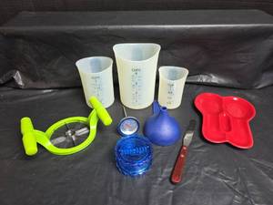 lot 651 image: Kitchen Utensils