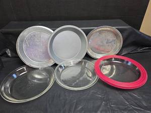 lot 655 image: Glass and Metal Pie Plates