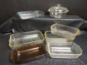 lot 683 image: Mixed Glass Bakeware