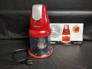 lot 694 image: Ninja Electric Food Chopper with Manual