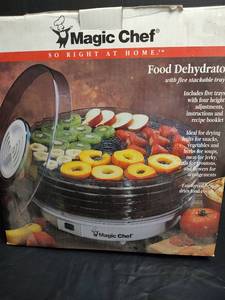 lot 717 image: Magic Chef Food Dehydrator with Stackable Trays Model 469-1