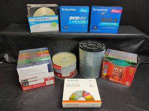 lot 736 image: Blank CD-R and DVD-R Media